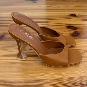 Never Worn Cape Robbin Women's Brown Heeled Mules size 10 4.5” heel Square Open
